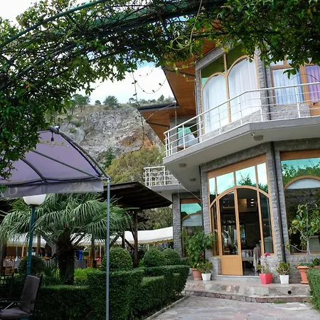 Hotel Buna Park Berdic e Siperme