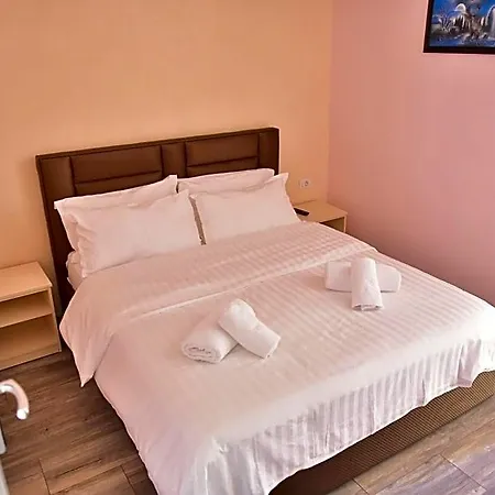 Buna Park Hotel Berdic e Siperme