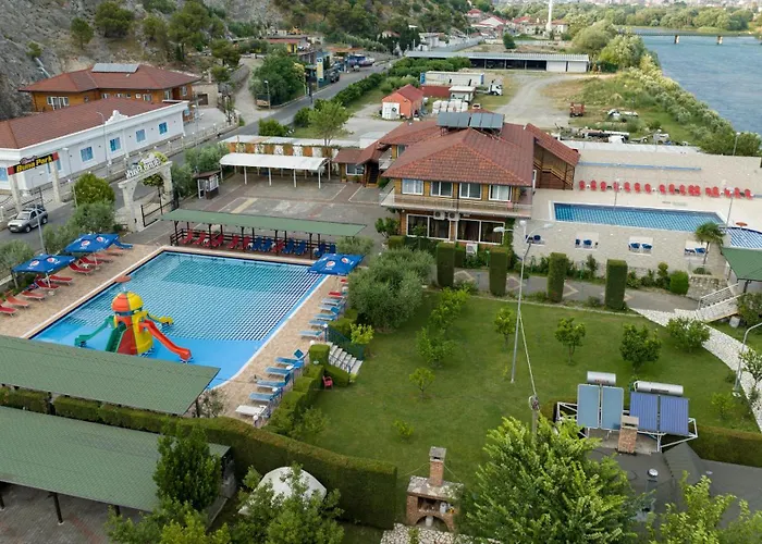 Buna Park 酒店 Berdic e Siperme